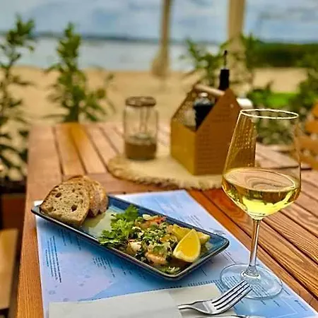 Relax Place & Restaurant *