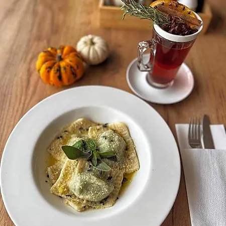 Relax Place & Restaurant Radzymin
