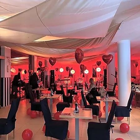 Relax Place & Restaurant Hotel