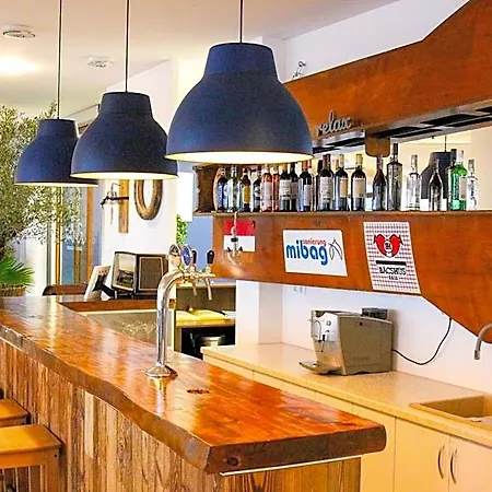 Relax Place & Restaurant *