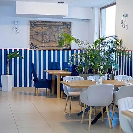Relax Place & Restaurant Hotel Radzymin